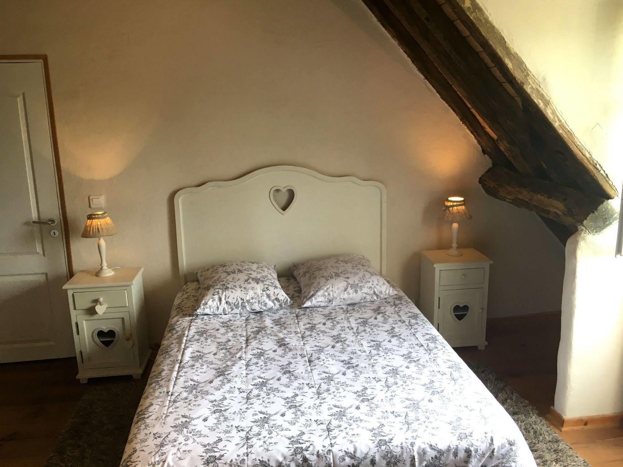 Domaine Du Moulin De Champie - Versailles - Gites & Suites Feucherolles Exterior photo