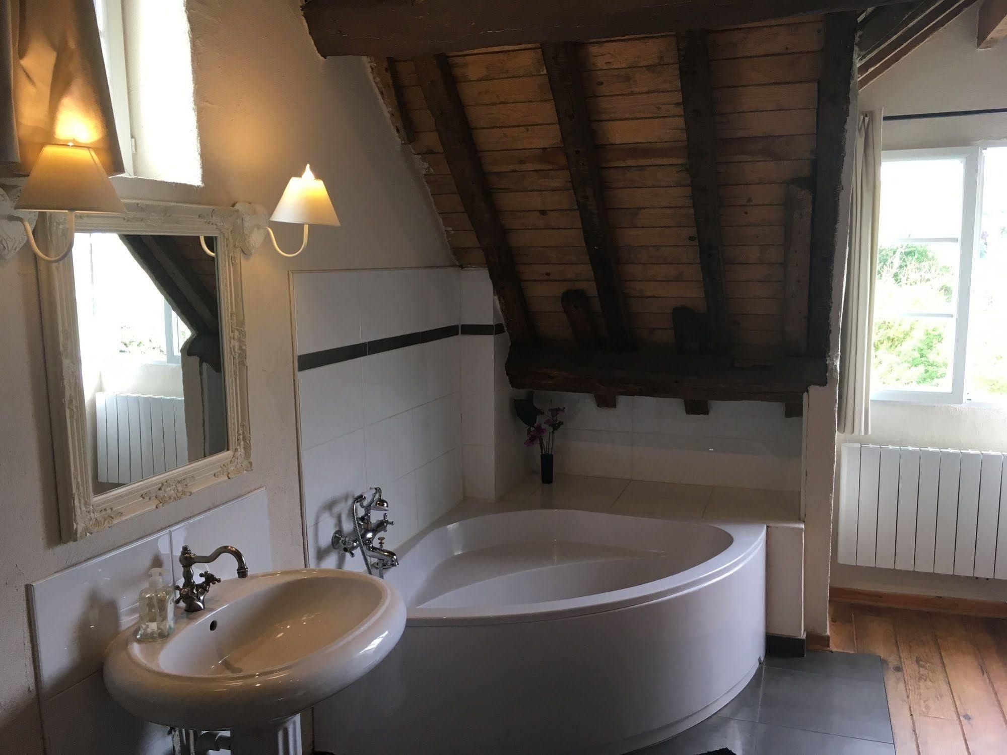 Domaine Du Moulin De Champie - Versailles - Gites & Suites Feucherolles Exterior photo